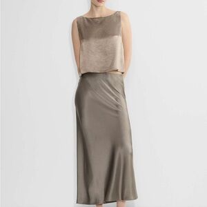 Aritzia Babaton Slip Satin Maxi Skirt
Babaton